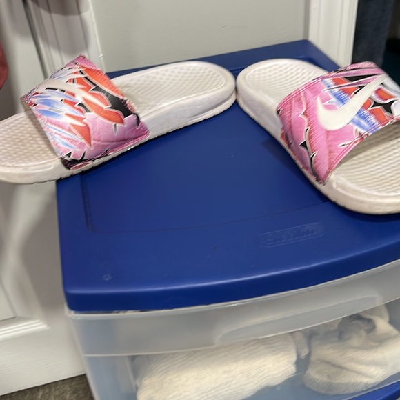 Nike slides - Picture 2 of 3